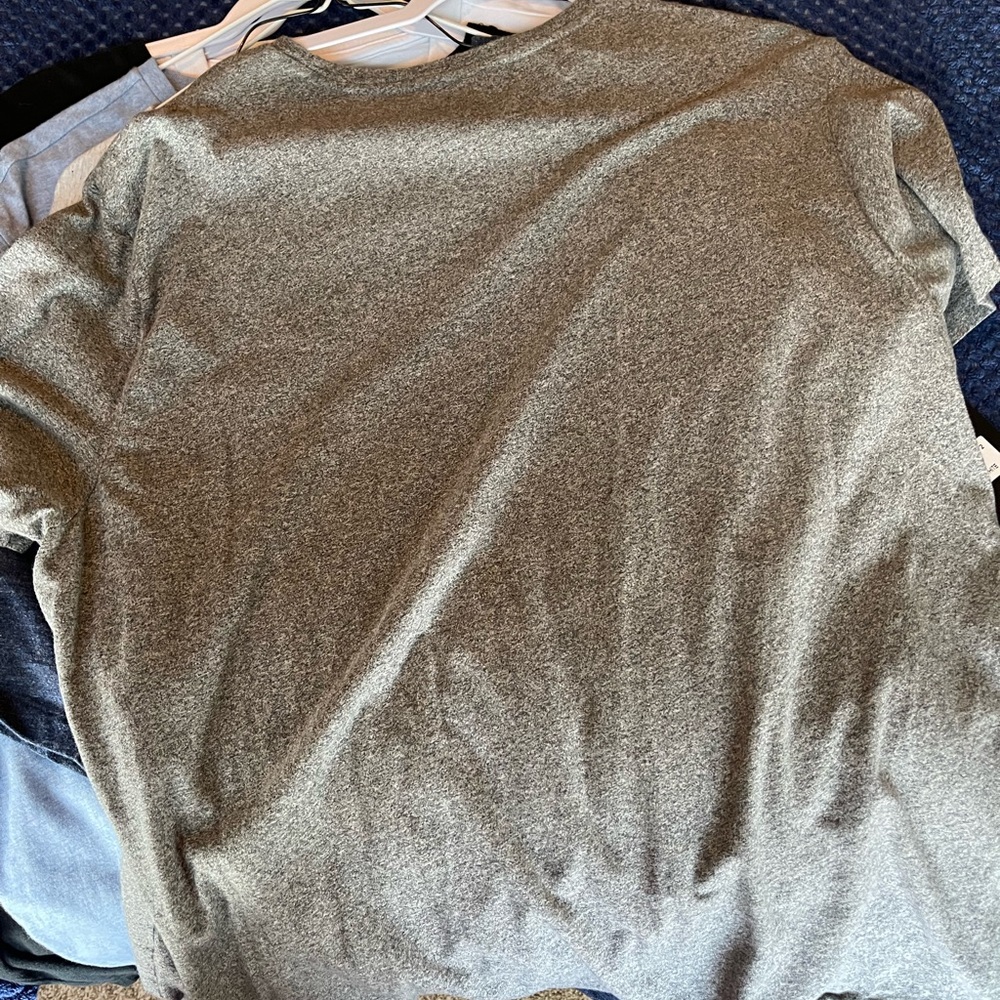 Polo V-neck worn 1x